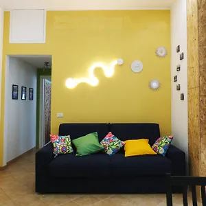 Apartment Casa Maura - 2 Passi Nella Storia, Genoa
